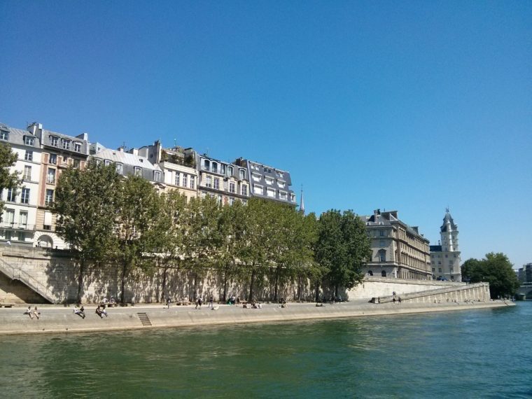 paris-berges-seine-soleil-c-w-bound