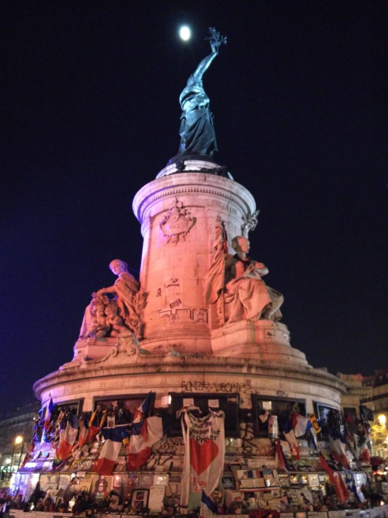 paris-repubique-remember-c-w-bound