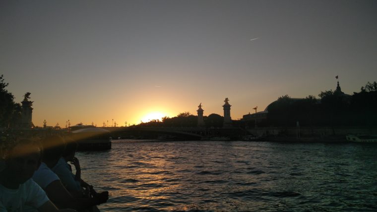 paris-buttes-chaumont-sunset-c-w-bound