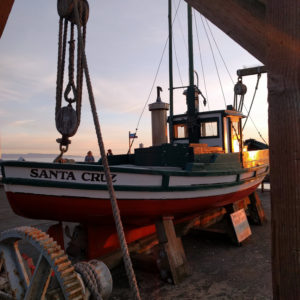 santa-cruz-sunset-boat-c-w-bound