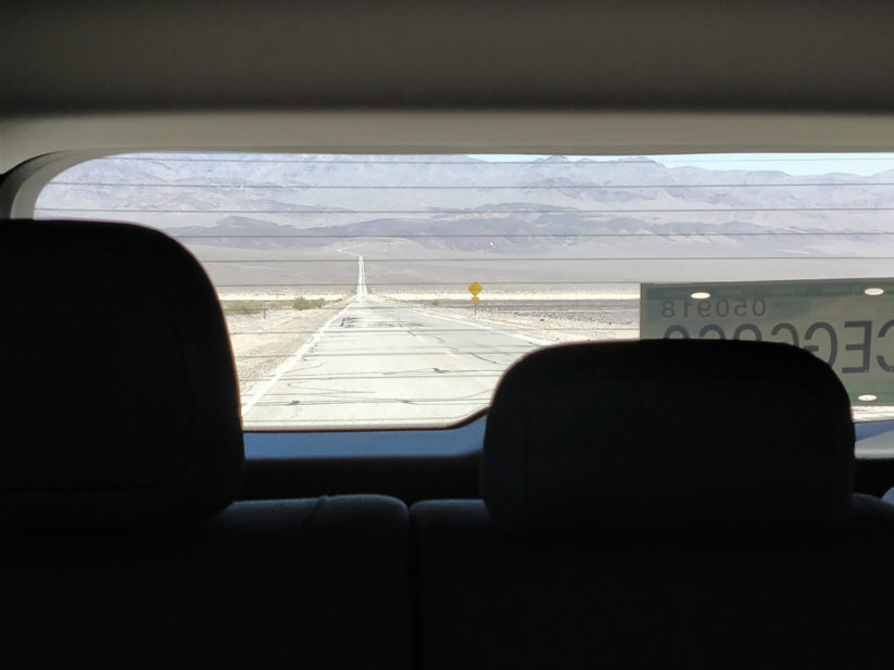 DeathValley-road-car