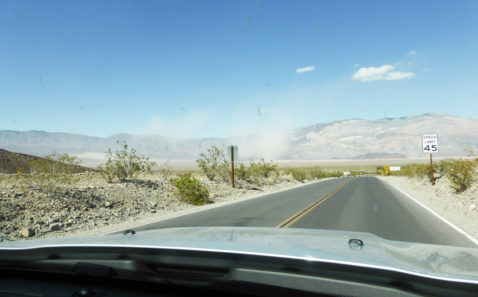 DeathValley-road-wind