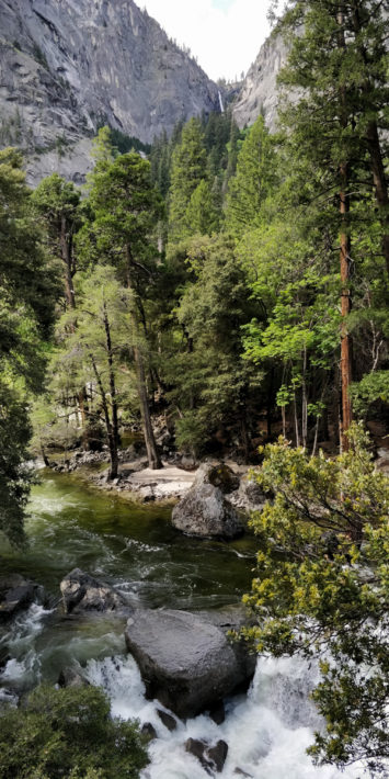 Yosemite-vernall-falls-river