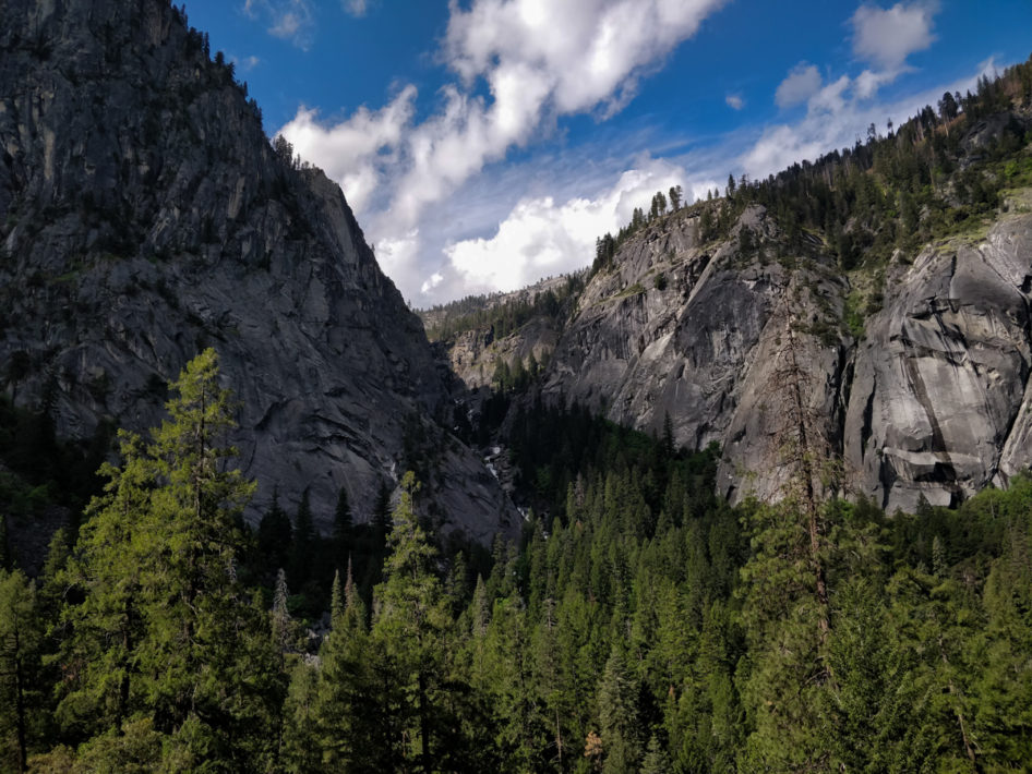 Yosemite-vernall-falls-view
